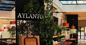 Cafe Aylanto - M.M. Alam Road Lahore